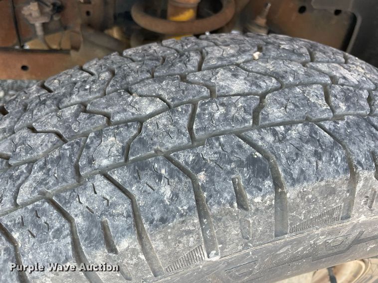 image for item NB9055 2011 Dodge Ram 3500  Crew Cab flatbed pickup truck