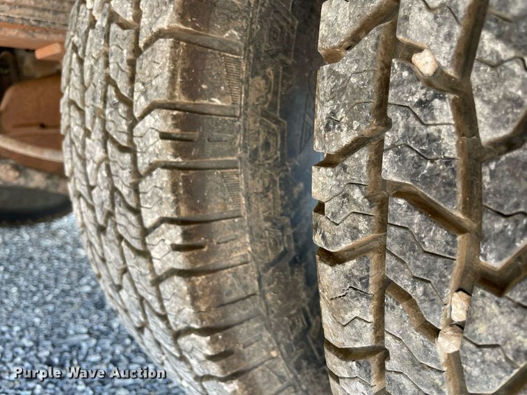 image for item NB9055 2011 Dodge Ram 3500  Crew Cab flatbed pickup truck