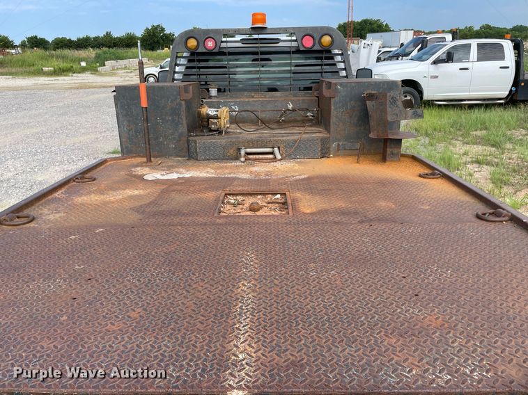 image for item NB9056 2009 Chevrolet Silverado 3500HD  flatbed pickup truck