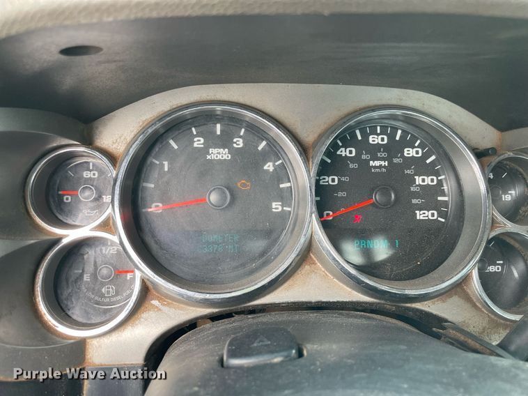 image for item NB9056 2009 Chevrolet Silverado 3500HD  flatbed pickup truck