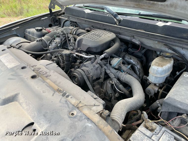 image for item NB9056 2009 Chevrolet Silverado 3500HD  flatbed pickup truck