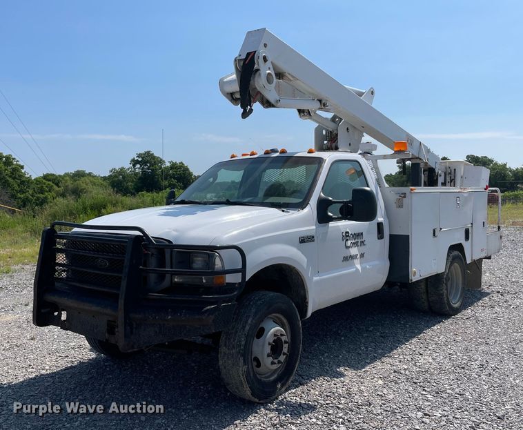 image for item NB9058 2004 Ford F550 Super Duty  bucket truck