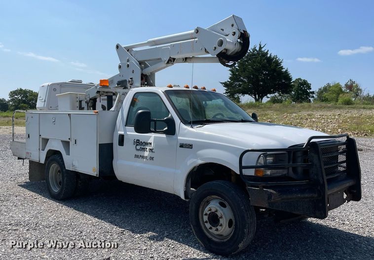 image for item NB9058 2004 Ford F550 Super Duty  bucket truck