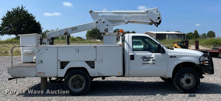 image for item NB9058 2004 Ford F550 Super Duty  bucket truck