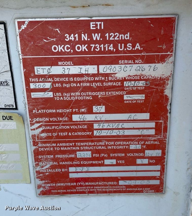 image for item NB9058 2004 Ford F550 Super Duty  bucket truck