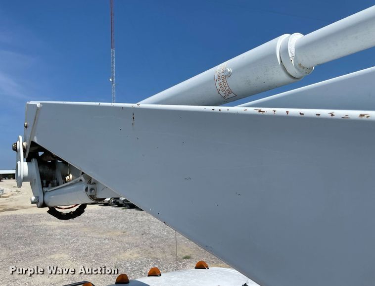 image for item NB9058 2004 Ford F550 Super Duty  bucket truck