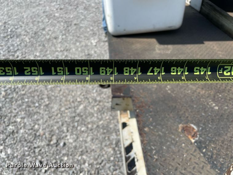 image for item NB9058 2004 Ford F550 Super Duty  bucket truck