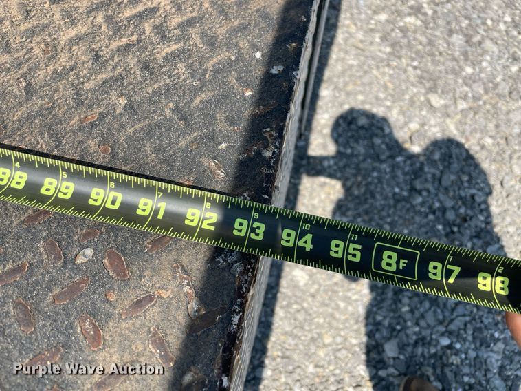 image for item NB9058 2004 Ford F550 Super Duty  bucket truck