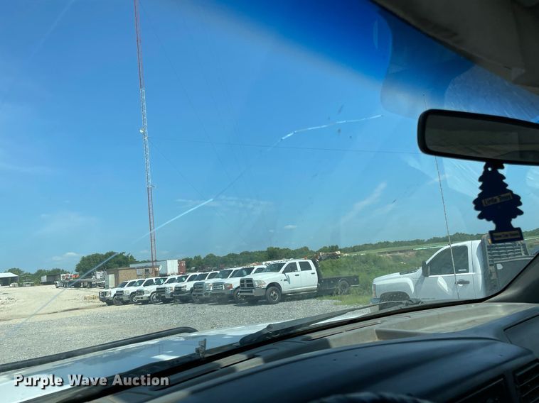 image for item NB9058 2004 Ford F550 Super Duty  bucket truck