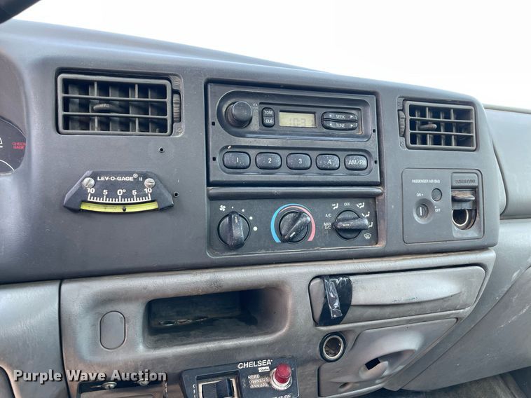 image for item NB9058 2004 Ford F550 Super Duty  bucket truck