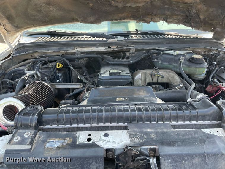 image for item NB9058 2004 Ford F550 Super Duty  bucket truck