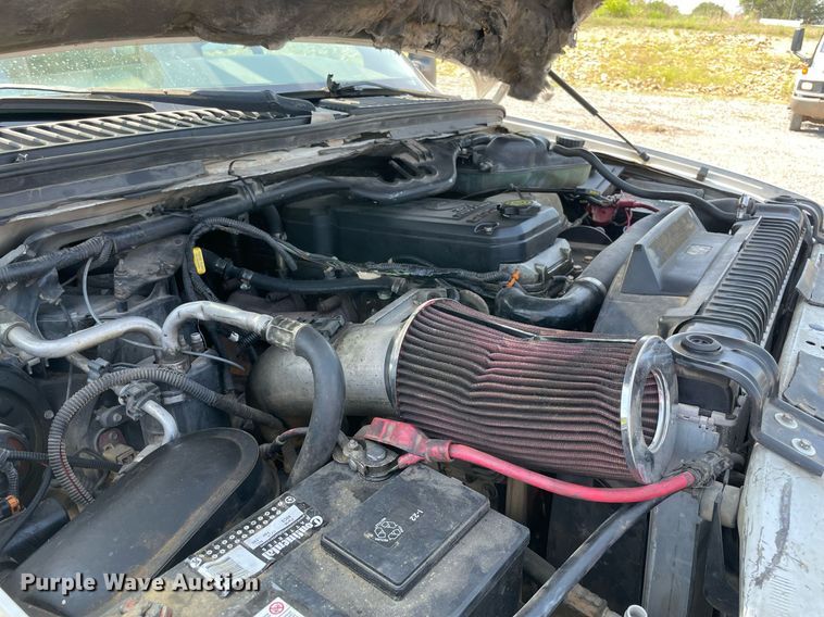 image for item NB9058 2004 Ford F550 Super Duty  bucket truck