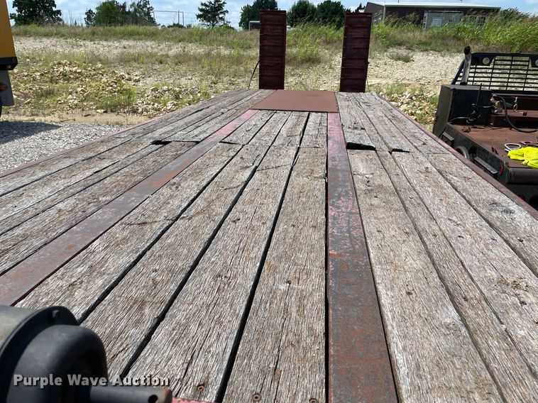 image for item NB9060 2008 Kaufman  equipment trailer