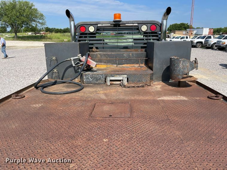 image for item NB9062 2006 Ford F350 Super Duty  SuperCab flatbed pickup truck