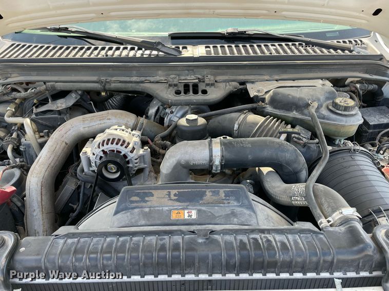 image for item NB9062 2006 Ford F350 Super Duty  SuperCab flatbed pickup truck