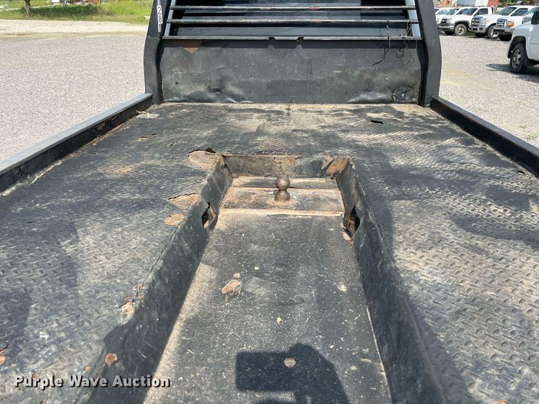 image for item NB9063 2011 GMC Sierra 3500HD  Crew Cab flatbed pickup truck