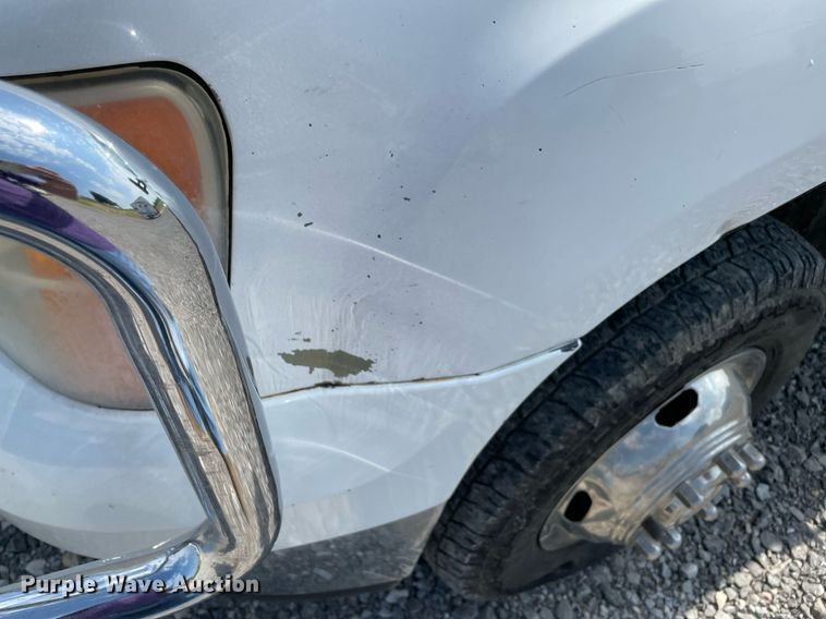 image for item NB9063 2011 GMC Sierra 3500HD  Crew Cab flatbed pickup truck