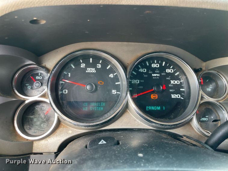 image for item NB9063 2011 GMC Sierra 3500HD  Crew Cab flatbed pickup truck