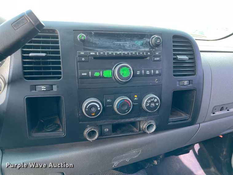 image for item NB9063 2011 GMC Sierra 3500HD  Crew Cab flatbed pickup truck