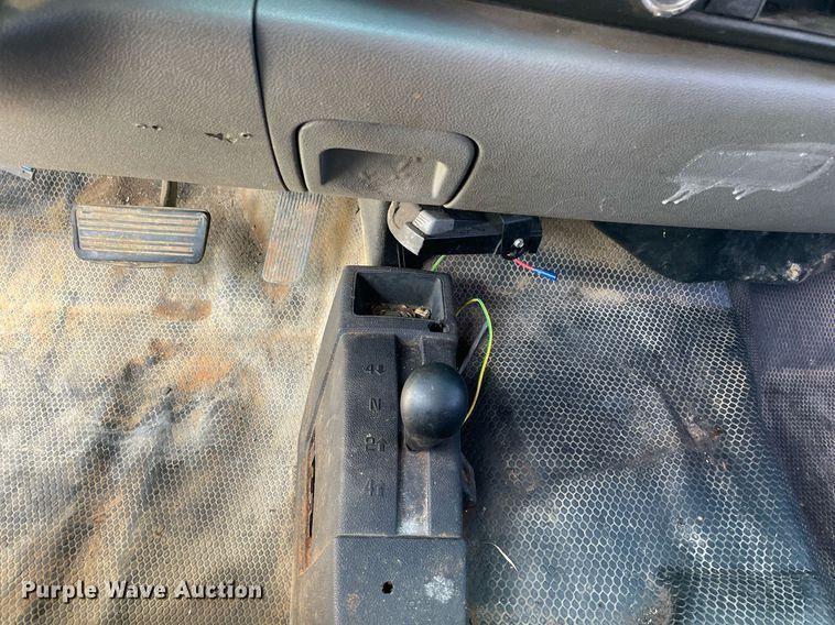 image for item NB9063 2011 GMC Sierra 3500HD  Crew Cab flatbed pickup truck