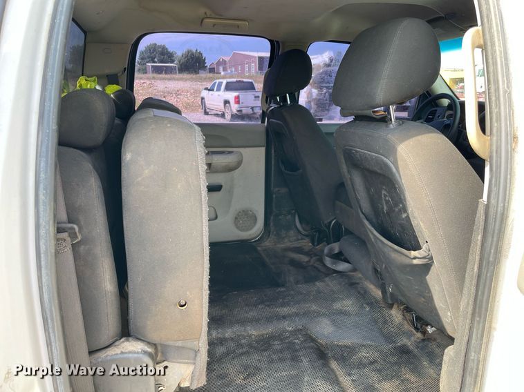 image for item NB9063 2011 GMC Sierra 3500HD  Crew Cab flatbed pickup truck