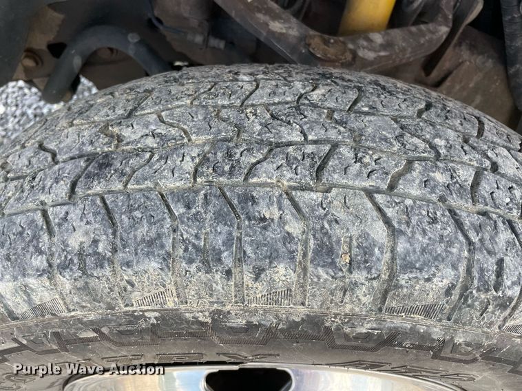 image for item NB9063 2011 GMC Sierra 3500HD  Crew Cab flatbed pickup truck