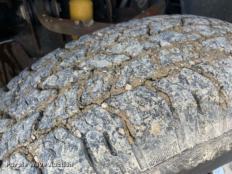 image for item NB9063 2011 GMC Sierra 3500HD  Crew Cab flatbed pickup truck