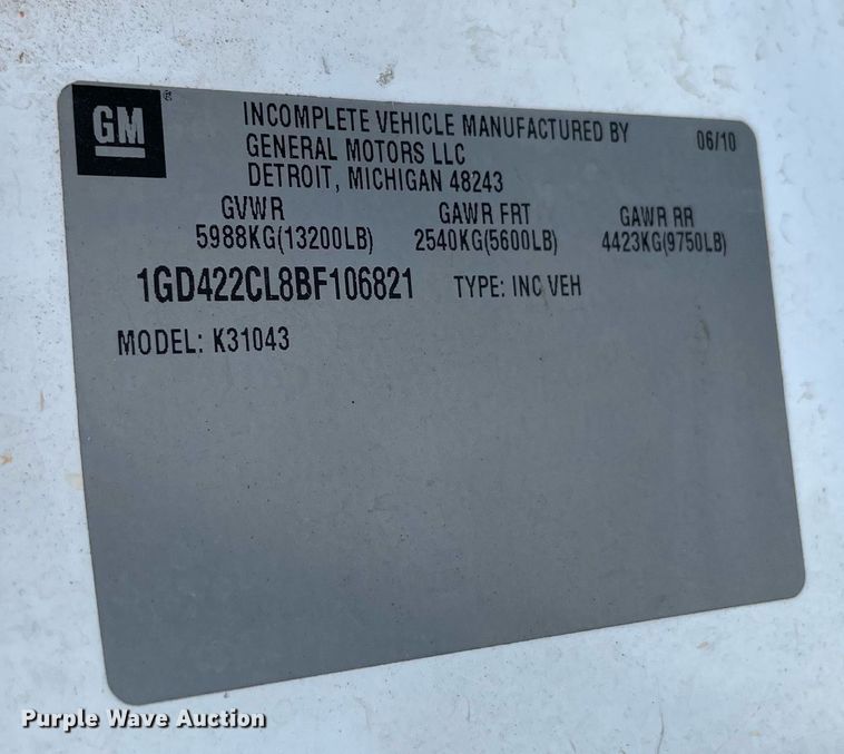 image for item NB9063 2011 GMC Sierra 3500HD  Crew Cab flatbed pickup truck