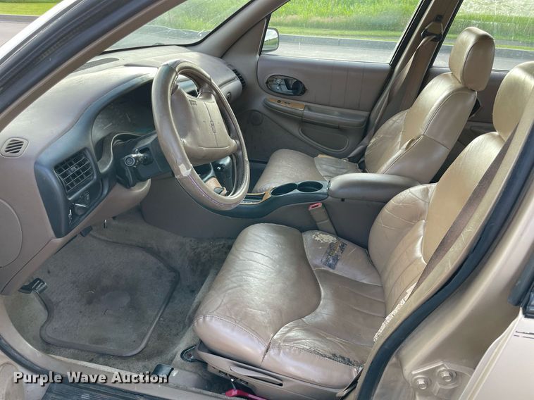 image for item NB9078 1995 Oldsmobile Cutlass Supreme