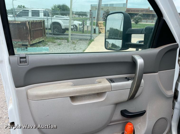 image for item NB9089 2014 GMC Sierra 2500HD bale bed pickup truck