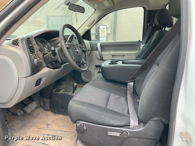 image for item NB9089 2014 GMC Sierra 2500HD bale bed pickup truck