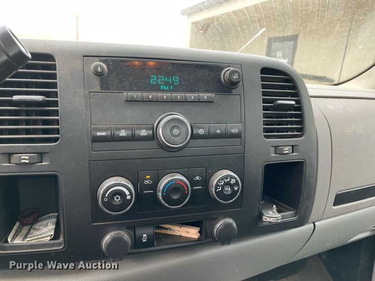 image for item NB9089 2014 GMC Sierra 2500HD bale bed pickup truck