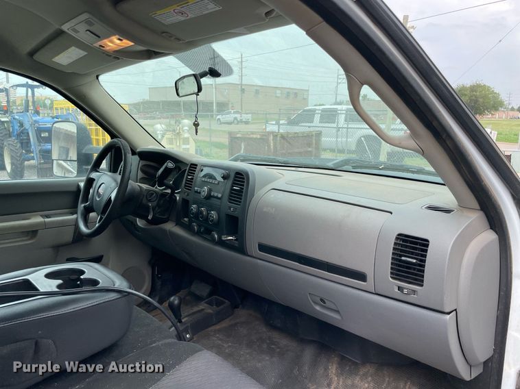 image for item NB9089 2014 GMC Sierra 2500HD bale bed pickup truck