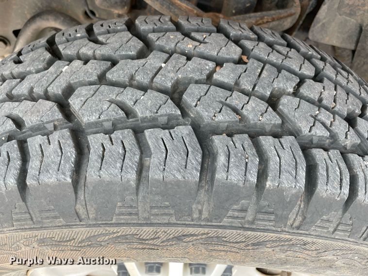 image for item NB9089 2014 GMC Sierra 2500HD bale bed pickup truck