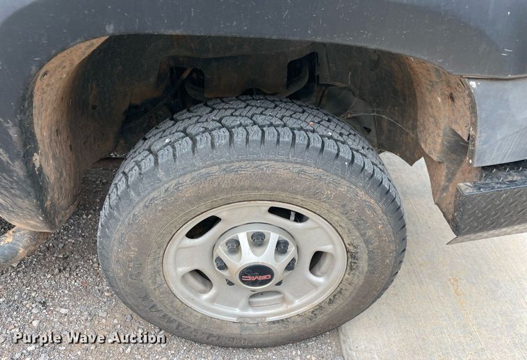 image for item NB9089 2014 GMC Sierra 2500HD bale bed pickup truck