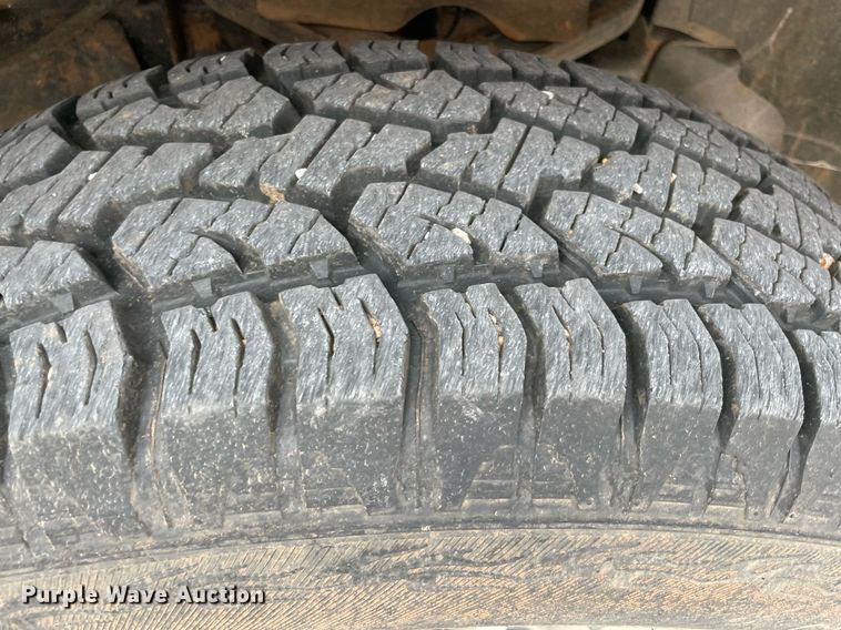 image for item NB9089 2014 GMC Sierra 2500HD bale bed pickup truck