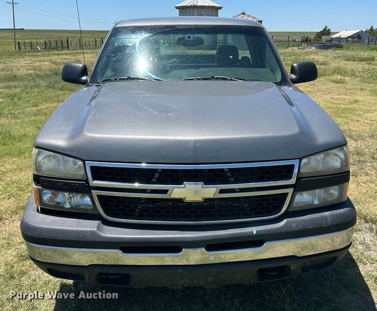 image for item NE9031 2006 Chevrolet Silverado 1500  pickup truck