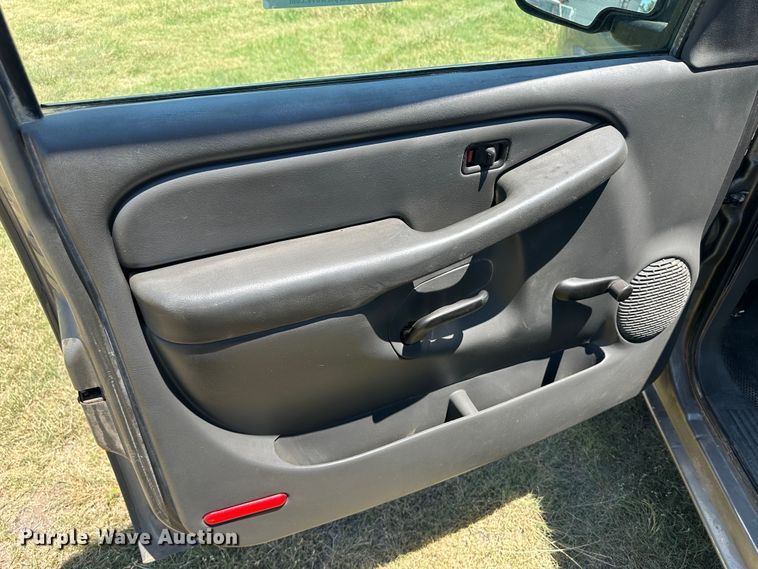 image for item NE9031 2006 Chevrolet Silverado 1500  pickup truck