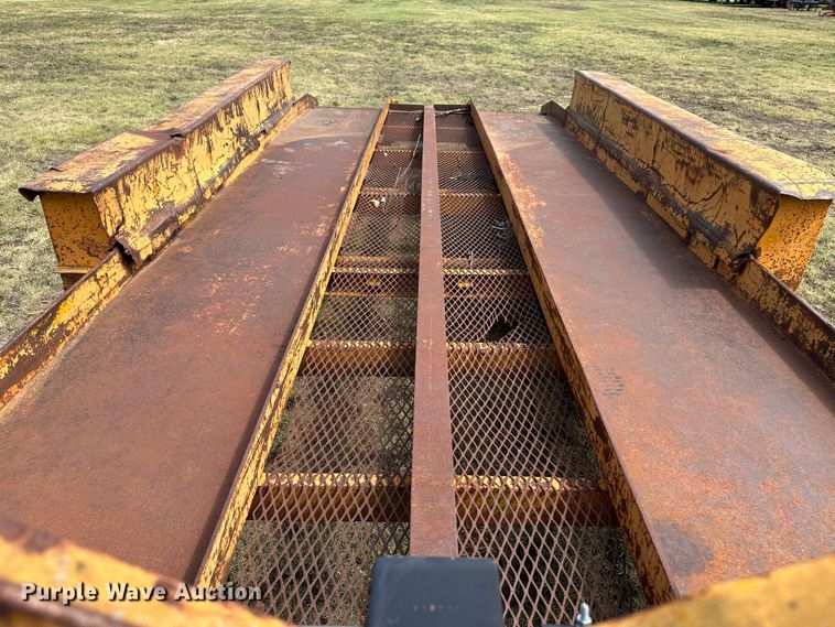 image for item NE9045 1979 Belshe T-2GN  equipment trailer