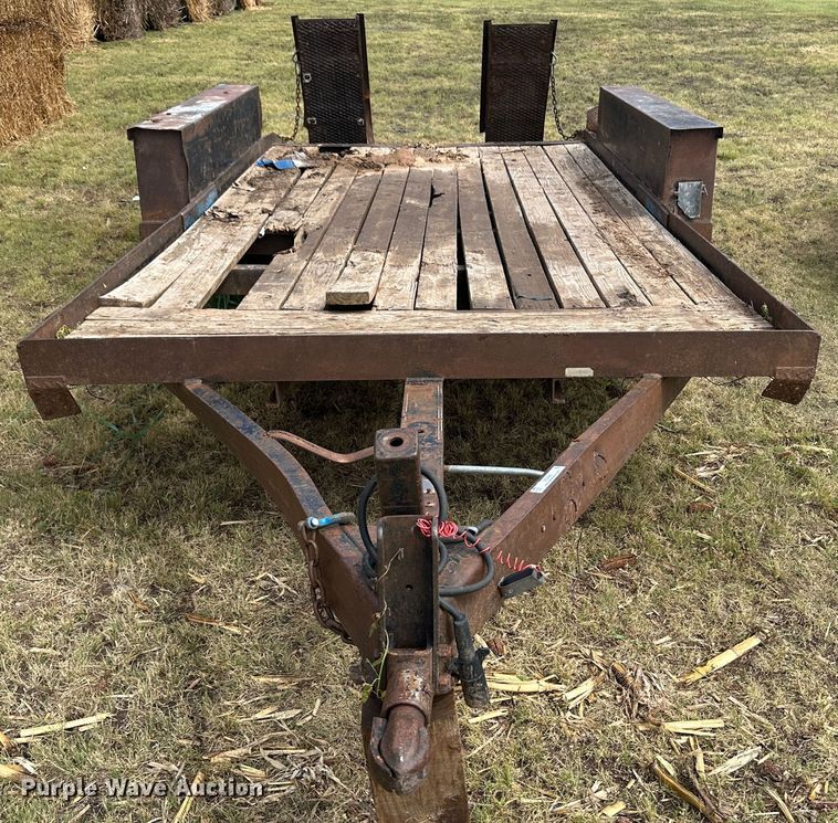 image for item NE9048 equipment trailer