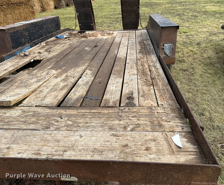 image for item NE9048 equipment trailer