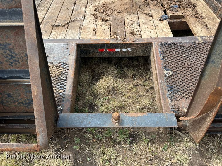 image for item NE9048 equipment trailer