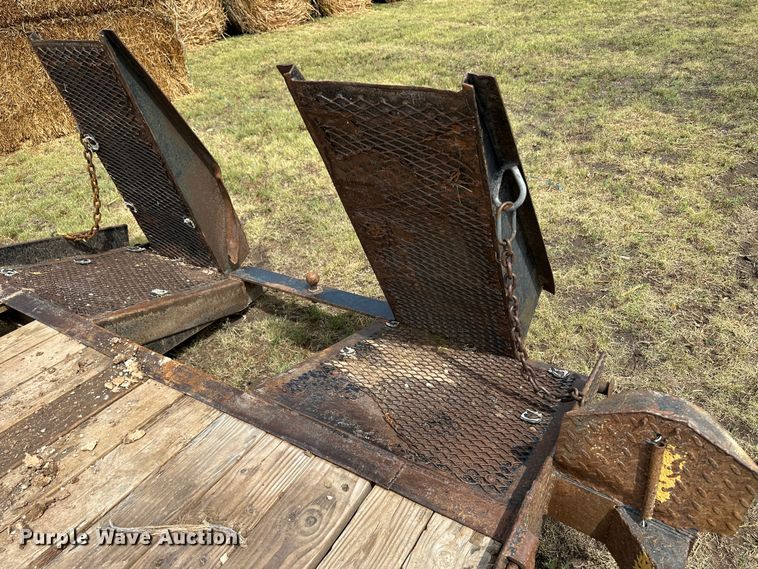 image for item NE9048 equipment trailer