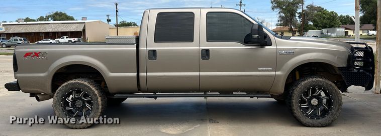 image for item NE9050 2007 Ford F350 Super Duty  Crew Cab pickup truck