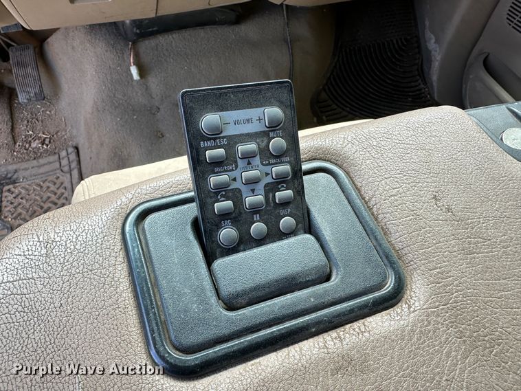 image for item NE9050 2007 Ford F350 Super Duty  Crew Cab pickup truck