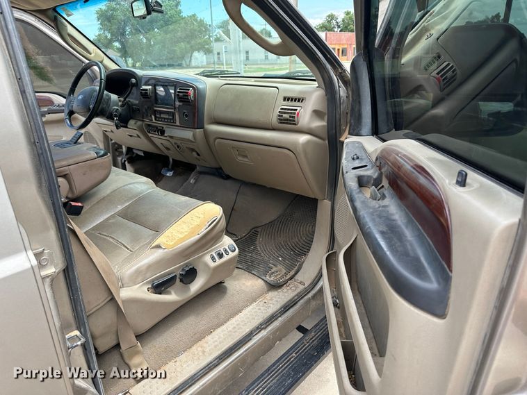 image for item NE9050 2007 Ford F350 Super Duty  Crew Cab pickup truck