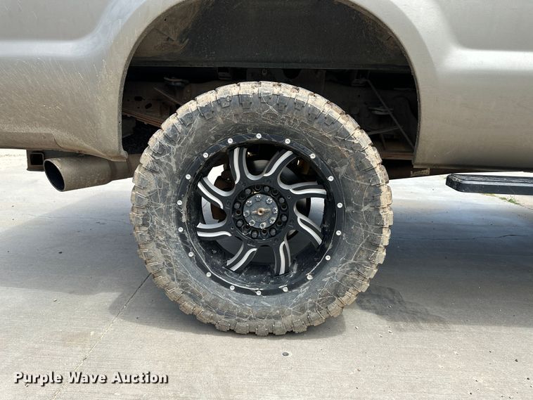 image for item NE9050 2007 Ford F350 Super Duty  Crew Cab pickup truck