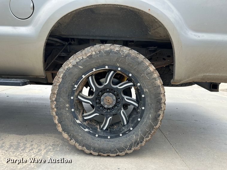 image for item NE9050 2007 Ford F350 Super Duty  Crew Cab pickup truck