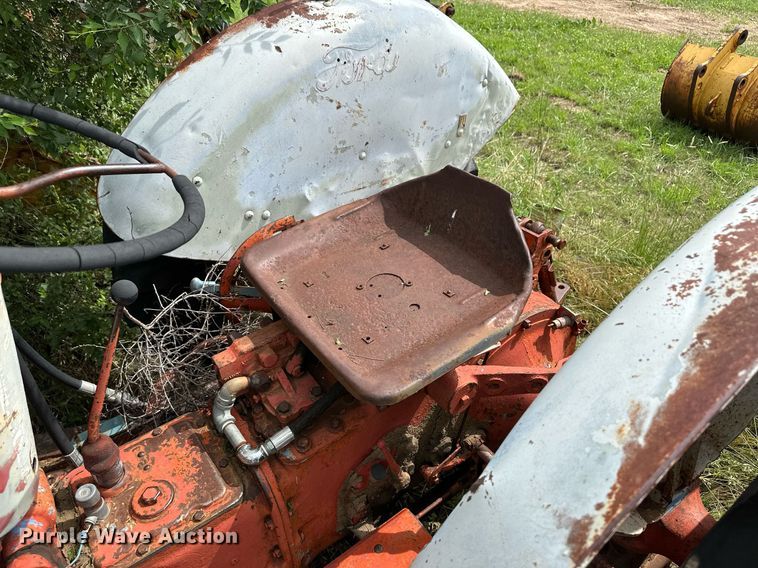 image for item NE9055 Ford 4000  tractor
