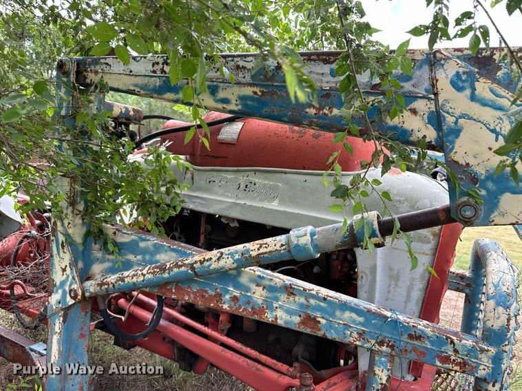 image for item NE9055 Ford 4000  tractor